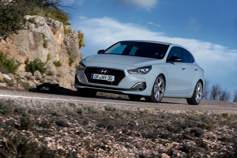  Hyundai i30 Fastback (PD) 2017 года  (WW) (фото 48 из 51)